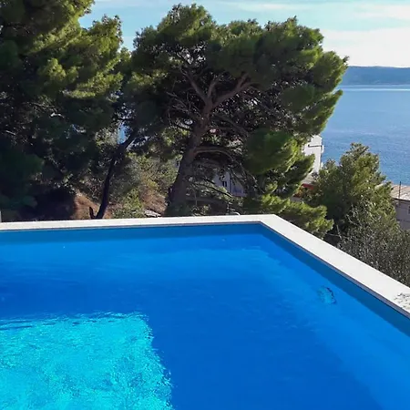 1 Bedroom Pet Friendly In * Jesenice (Split-Dalmatia)